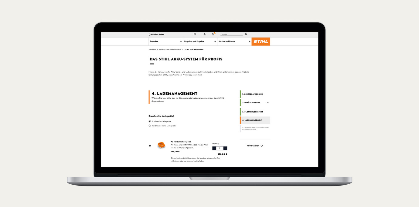 Bildschirme zeigen die Website von Stihl