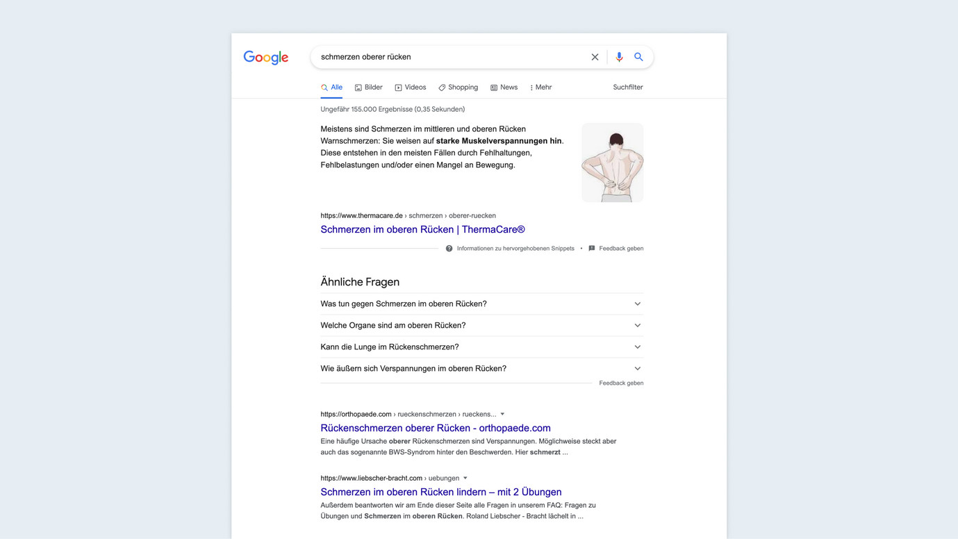 Google Suchergebnisse für den Suchbegriff "schmerzen oberer rücken". Website von ThermaCare als erstes Ergebnis.